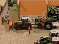 Field & Fun - Claas Arion 650 Traktor mit Amazone Feldspritze