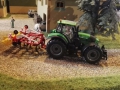 Field and Fun Ostern 2016 - Deutz Traktor mit Egge