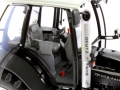 Universal Hobbies 4256 - Deutz-Fahr Agrotron TTV 430 Black Edition Sitz rechts